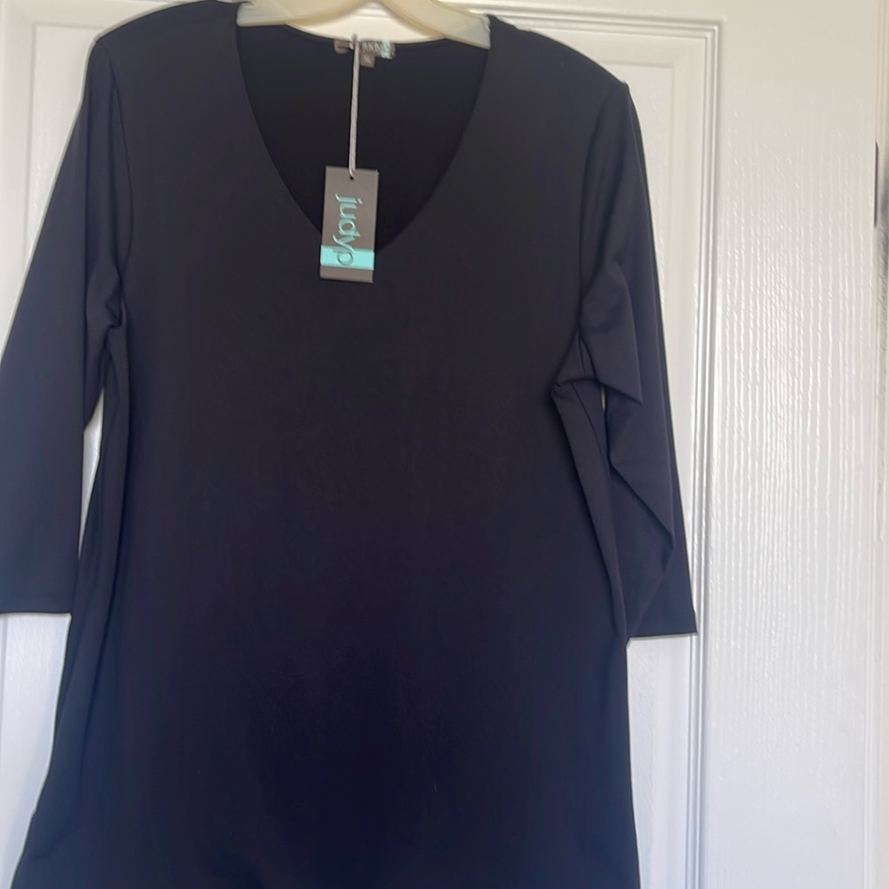 Beautiful NWT Judy P black tunic top